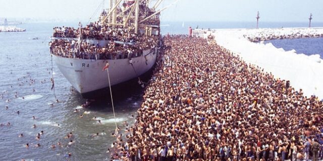 Μία εικόνα 1000 λέξεις: Όταν το Vlora έδενε στο Μπάρι με 10.000 Αλβανούς