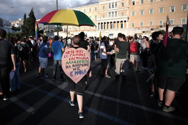 Πυροβόλησαν τρανς κοντά στην Τροχαία Αττικής και τα γραφεία της Χρυσής Αυγής