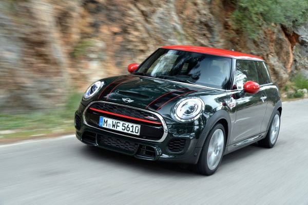 MINI John Cooper Works. Mε 231 ίππους, το πιο γρήγορο Mini όλων των εποχών.