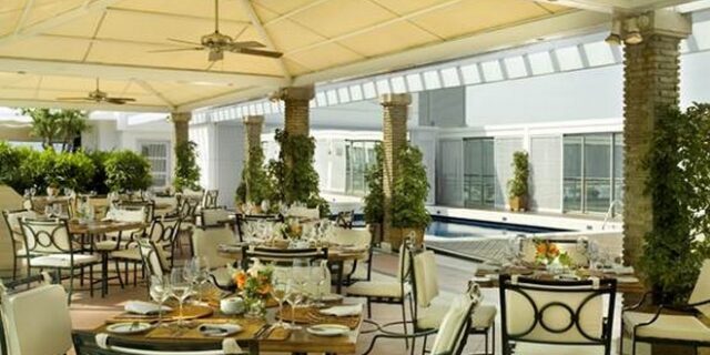 To LA VERANDA υποδέχεται το καλοκαίρι και ανοίγει τις πόρτες του για τους επισκέπτες