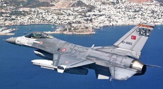 Νέα παραβίαση από τουρκικά αεροσκάφη στο Αιγαίο