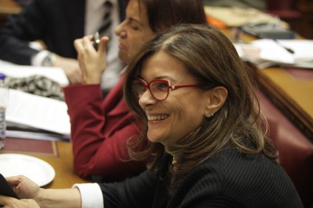 Ράνια Αντωνοπούλου: Πρέπει να δημιουργήσουμε 300.000 θέσεις εργασίας