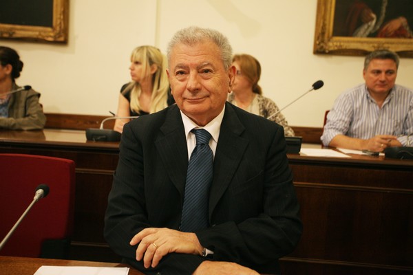 Καταγγελία του εξωδικαστικού συμβιβασμού με τη Siemens προτείνει ο Σ. Βαλυράκης