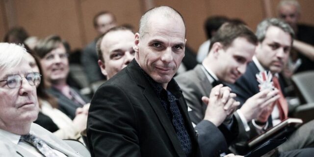 Άμεση αναδίπλωση Βαρουφάκη. Αποσύρει την πρόταση για επιβολή τέλους στις αναλήψεις μέσω ATMs… δύο ώρες μετά την ανακοίνωσή της