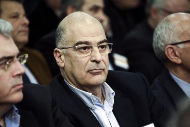 Ύποπτο κουτί έξω από τα γραφεία του Νίκου Δένδια