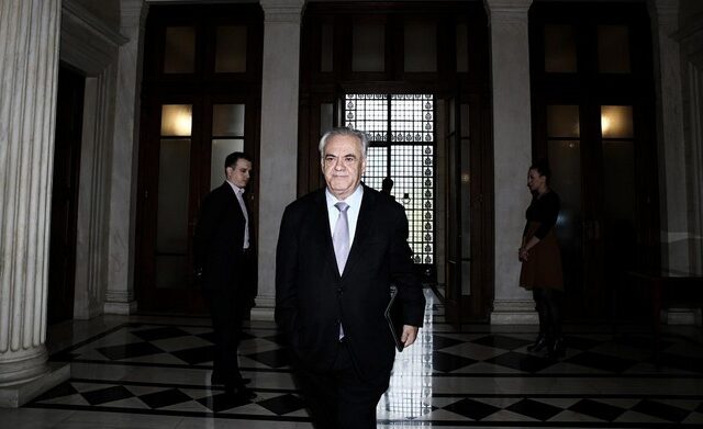 Παρέμβαση Δραγασάκη: Αναγκαία η στενή συνεργασία της κυβέρνησης με τα όργανα του ΣΥΡΙΖΑ