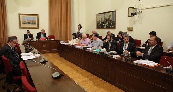 Ο Π. Ψυχάρης στην Εξεταστική για τα δάνεια σε κόμματα και ΜΜΕ. LIVE EIKONA