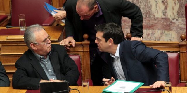 Ανεβάζει το “λογαριασμό” των μεταρρυθμίσεων η κυβέρνηση και μειώνει τις προσδοκίες για την ανάπτυξη