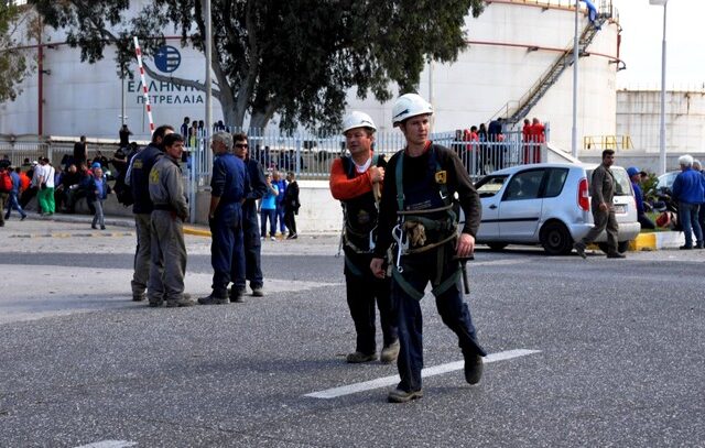 Φωτιά στα ΕΛΠΕ: Σε κρίσιμη κατάσταση οι πέντε τραυματίες