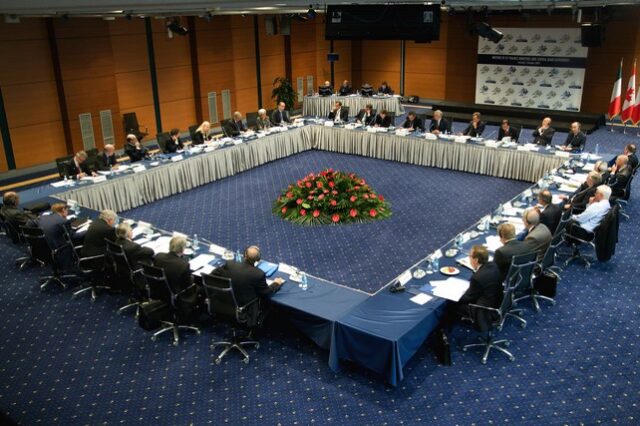 Συνάντηση τραπεζιτών της G7 και υπουργών Οικονομικών υπό τον Σόιμπλε στη Δρέσδη. Πρώτο θέμα η Ελλάδα