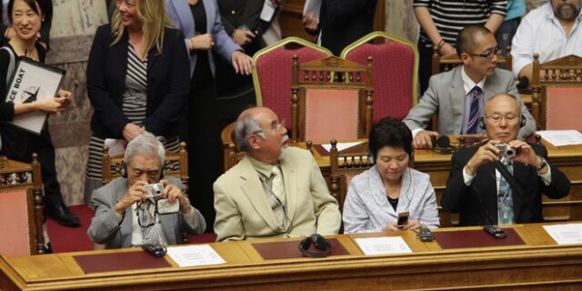 Στη Βουλή αντιπροσωπεία του “Πλοίου της Ειρήνης”