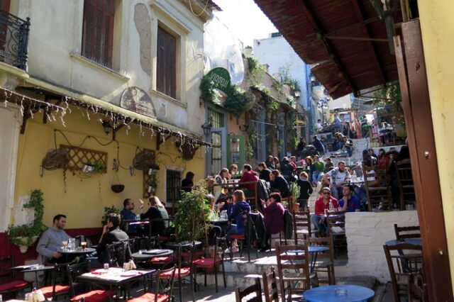 Συναγερμός για υγειονομικούς – ‘μαϊμού’ που εκβιάζουν επιχειρηματίες