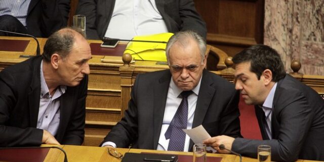 H κυβέρνηση ζητά πολιτική στήριξη του Eurogroup για να ανοίξουν οι κρουνοί χρηματοδότησης από την ΕΚΤ