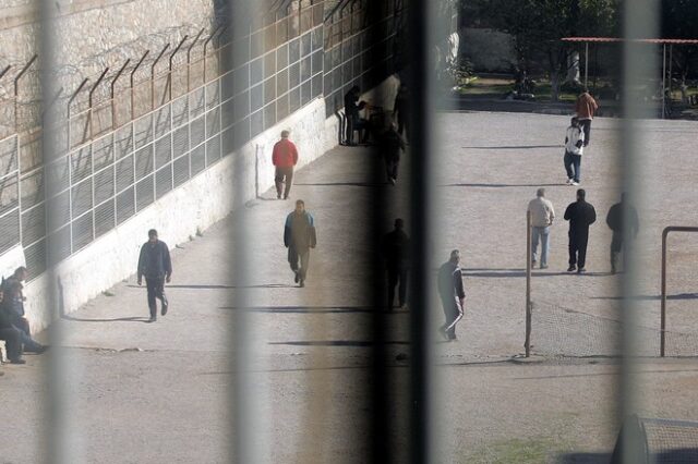 Ένταση με κρατουμένους σε κλούβα έξω από τις Φυλακές Κορυδαλλού