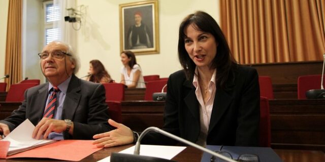 Κουντουρά για ΦΠΑ: Καμία αλλαγή μέχρι Οκτώβριο στον τουρισμό