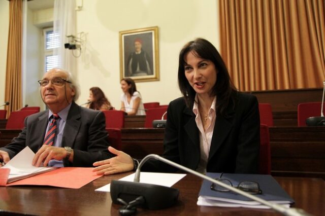 Κουντουρά για ΦΠΑ: Καμία αλλαγή μέχρι Οκτώβριο στον τουρισμό