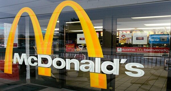 Η McDonald’s κάνει ‘ντρίπλα’ για τη φορολογία