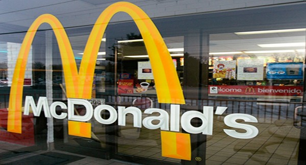 Η McDonald’s κάνει ‘ντρίπλα’ για τη φορολογία