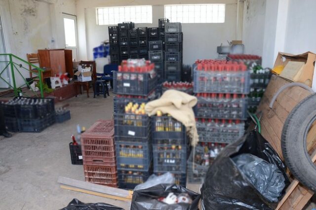 Πατέρας και γιος γέμιζαν παραλιακή και νησιά με ποτά ‘μπόμπες’
