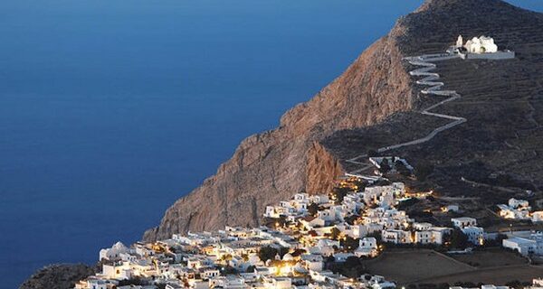 Τα 8 ‘ψαγμένα’ ελληνικά νησιά που προτείνει η Telegraph