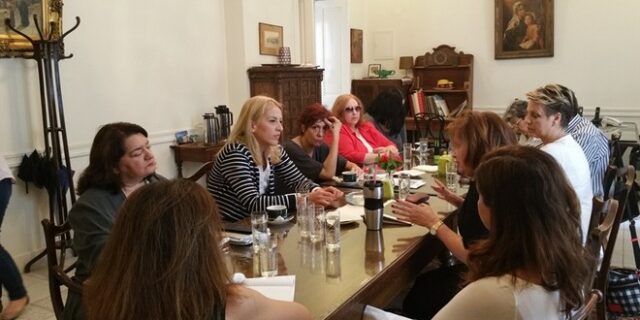Υποσχέσεις Δούρου για επίλυση των προβλημάτων στο Άσυλο Ανιάτων και στο Ίδρυμα Περιθάλψεως Χρονίως Πασχόντων