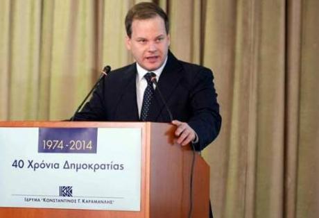 “Ήρθε η ώρα”, δηλώνει η ΔΑΠ και περιμένει σήμερα στην Πάτρα το (νεότερο) Καραμανλή