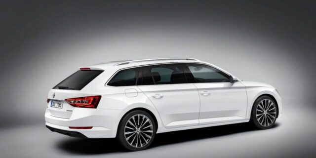 Έρχεται τον Σεπτέμβριο η Skoda Superb Compi