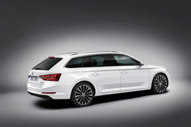 Έρχεται τον Σεπτέμβριο η Skoda Superb Compi