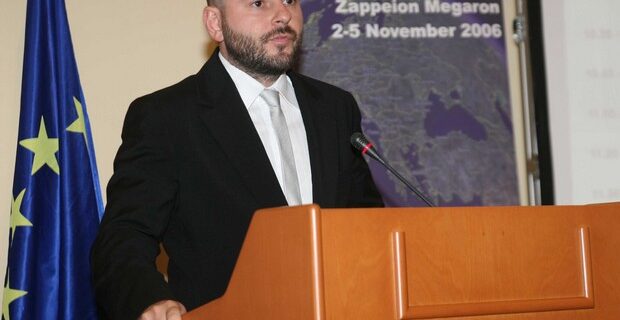 Ο γαλάζιος νέος πρόεδρος του ΤΕΕ και τα σχόλια Παπαμιμίκου με εσωκομματικούς αποδέκτες