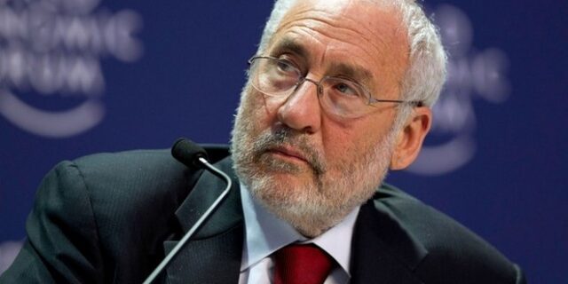 Στίγκλιτς: Η Ευρώπη οφείλει να αλλάξει στάση και να βοηθήσει την Ελλάδα