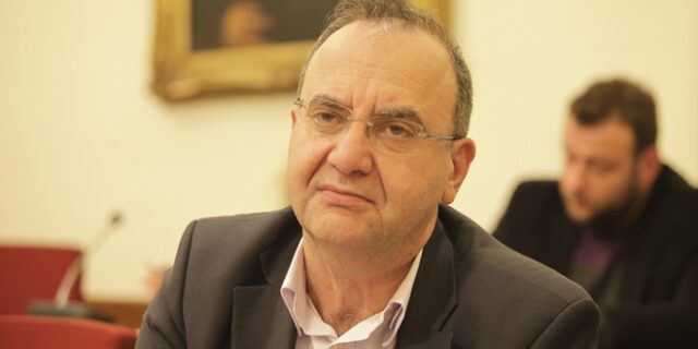 Στρατούλης: Όλοι μαγνητοφώνησαν όλους, ο Βαρουφάκης εκπροσωπεί τα συμφέροντα του λαού
