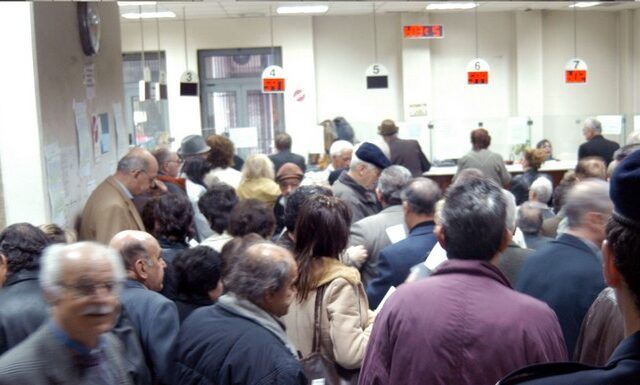 Σύνταξη 280 ευρώ για τους κάτω των 67 και καμία αλλαγή στα εργασιακά ζητούν οι δανειστές