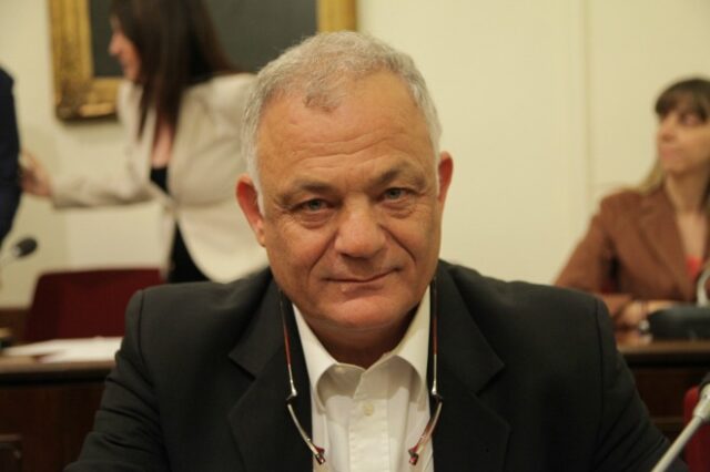 Γιατί η ΕΡΤ θέλει τον Ταγματάρχη της;