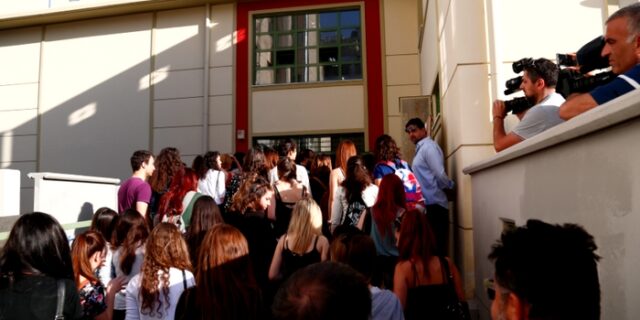 Πανελλήνιες 2015: Απαιτητική η Φυσική. Ερώτηση από την εισαγωγή του βιβλίου στην Ιστορία