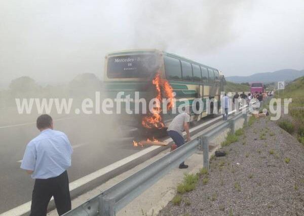 Είχαν Άγιο. Φωτιά σε λεωφορείο του ΚΤΕΛ Μεσσηνίας