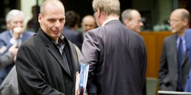 Ο Σπίγκελ δικαιώνει Βαρουφάκη για το Eurogroup της Ρίγας