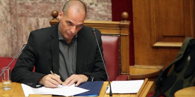 Στην κόψη του ξυραφιού οι διαπραγματεύσεις. Μέτρα 3 δισ. ζητούν οι δανειστές