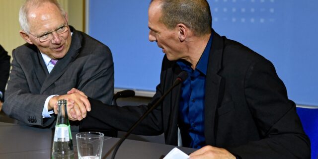 Βαρουφάκης: Έχει δίκιο ο Σόιμπλε που δεν θέλει να κάτσει στη θέση μου