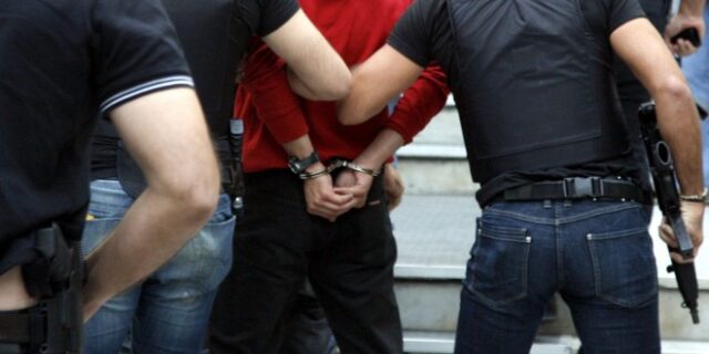 Συνεχίζεται το μπαράζ εφόδων της Οικονομικής Αστυνομίας σε καταστήματα της Αθήνας και της Θεσσαλονίκης