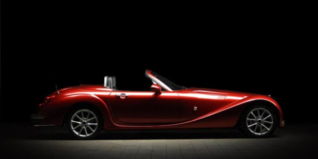 Mitsuoka Roadster. Ένα ανοικτό διθέσιο με αγγλικό στιλ