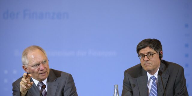 Απίστευτος διάλογος Λιου – Σόιμπλε: ‘Να βάλετε κι εσείς χρήματα εάν θέλετε να σωθεί η Ελλάδα’
