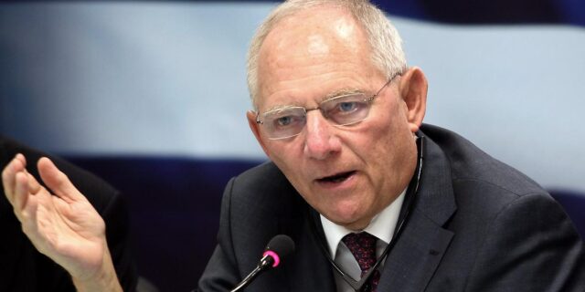 Σόιμπλε: Θα ήμασταν ανόητοι να εμπλακούμε στο blame game του ΣΥΡΙΖΑ