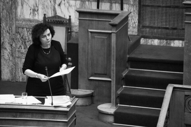 Διαψεύδει η ΕΥΠ τη Νάντια Βαλαβάνη για το χαμένο ‘βαλιτσάκι’