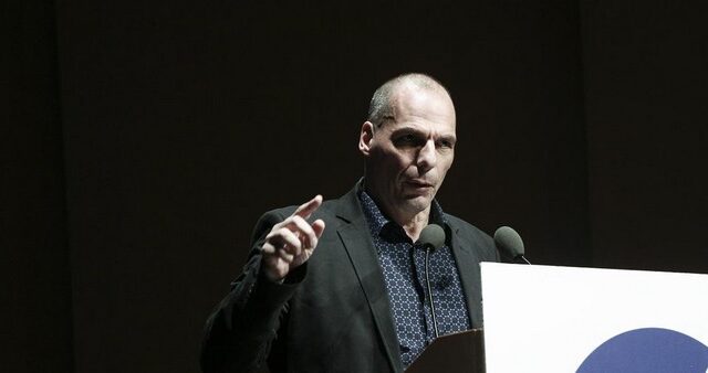 Βαρουφάκης για Grexit: Ελπίζω Ευρώπη και ΔΝΤ να μπλοφάρουν