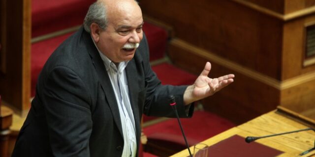 Βούτσης: Ψεύτικος ο λογαριασμός με δήλωση για κλείσιμο των τραπεζών