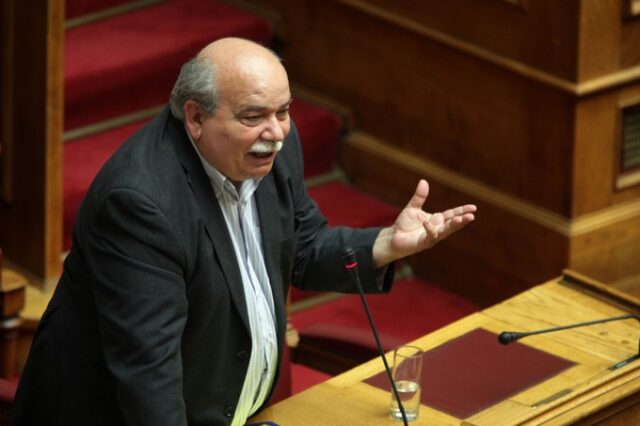 Βούτσης: Ψεύτικος ο λογαριασμός με δήλωση για κλείσιμο των τραπεζών