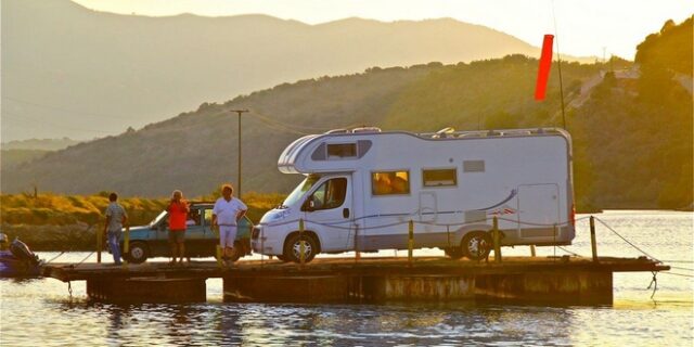 ‘Vrooms’ to let: Αυτό το καλοκαίρι, νοικιάστε τροχόσπιτο!