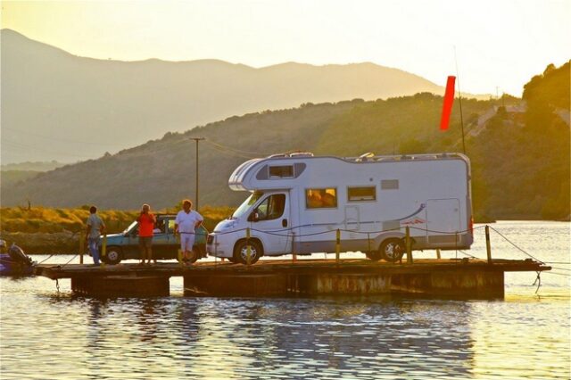 ‘Vrooms’ to let: Αυτό το καλοκαίρι, νοικιάστε τροχόσπιτο!