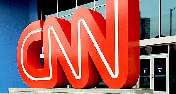 Το CNN συμπληρώνει 35 χρόνια. Τα γεγονότα που το έκαναν να ξεχωρίσει και τα λάθη που θα ήθελε να ξεχάσουμε