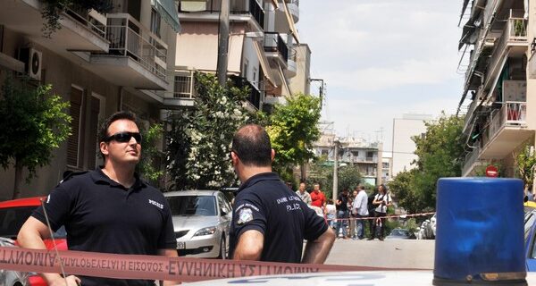 Έρευνα της Αντιτρομοκρατικής σε διαμέρισμα στο Ν. Κόσμο